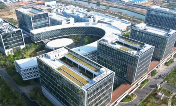 2025年北大青鸟计算机培训课程体系升级与就业方向解析